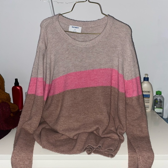 old navy 90's style sweater - Picture 2 of 2